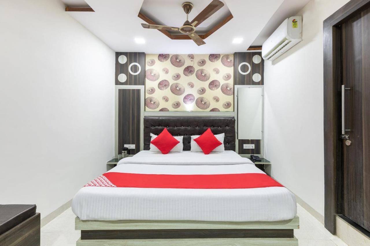 Sāgar Oyo 45301 Hotel Om Palace מראה חיצוני תמונה