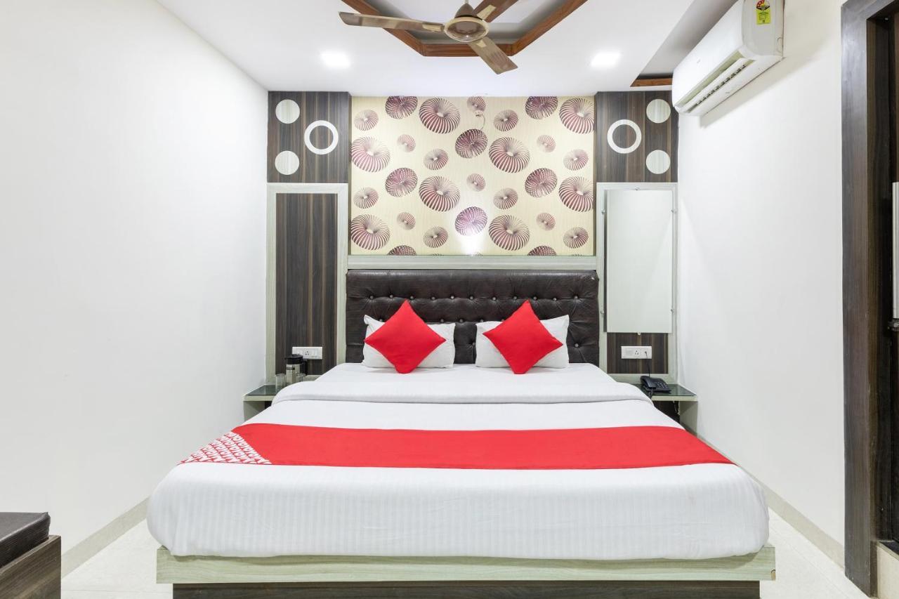 Sāgar Oyo 45301 Hotel Om Palace מראה חיצוני תמונה