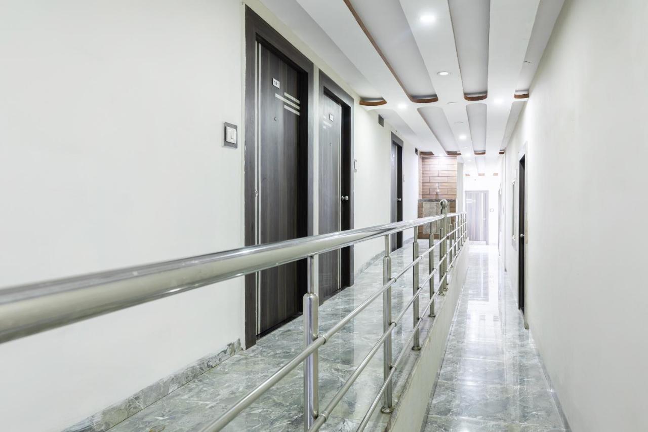 Sāgar Oyo 45301 Hotel Om Palace מראה חיצוני תמונה