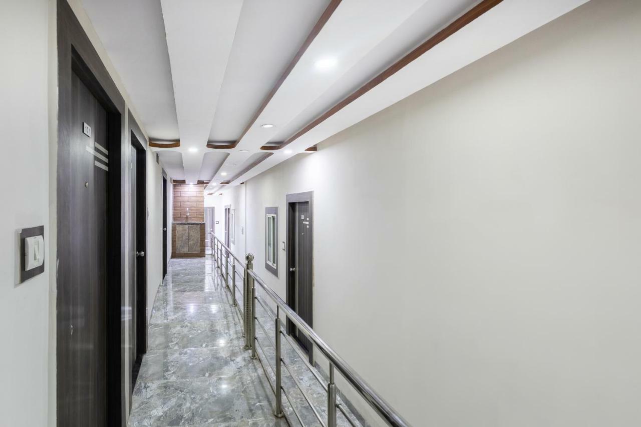 Sāgar Oyo 45301 Hotel Om Palace מראה חיצוני תמונה