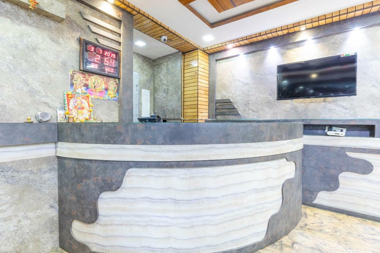 Sāgar Oyo 45301 Hotel Om Palace מראה חיצוני תמונה