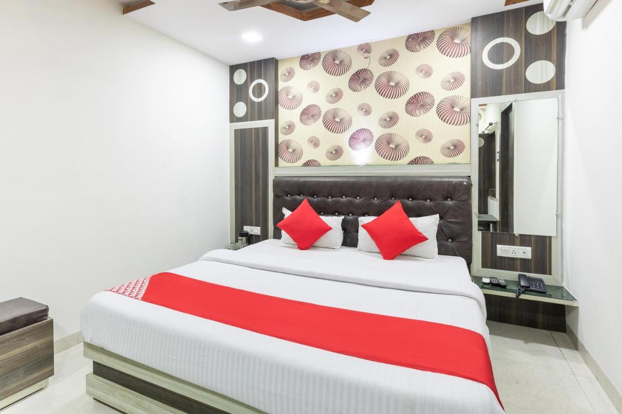 Sāgar Oyo 45301 Hotel Om Palace מראה חיצוני תמונה
