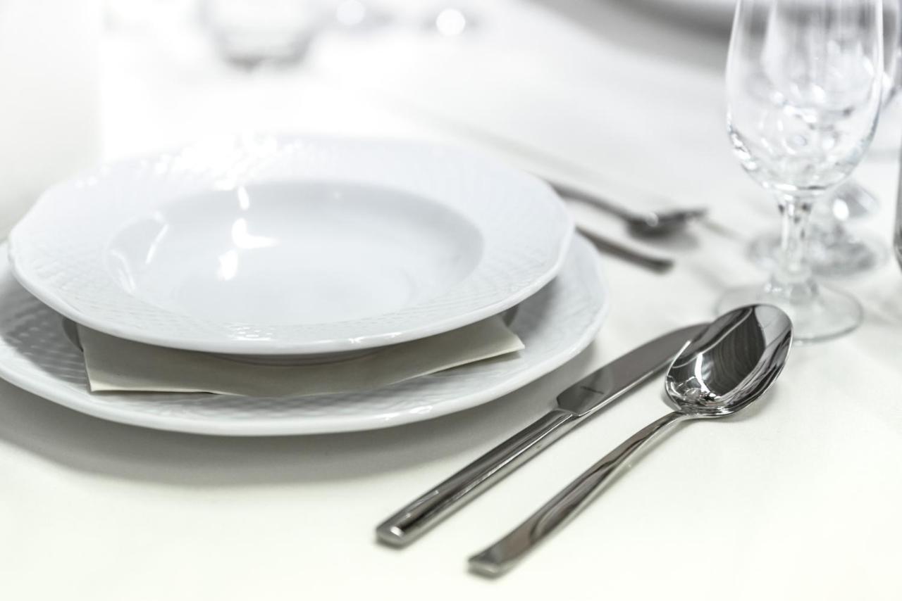 Sāgar Oyo 45301 Hotel Om Palace מראה חיצוני תמונה